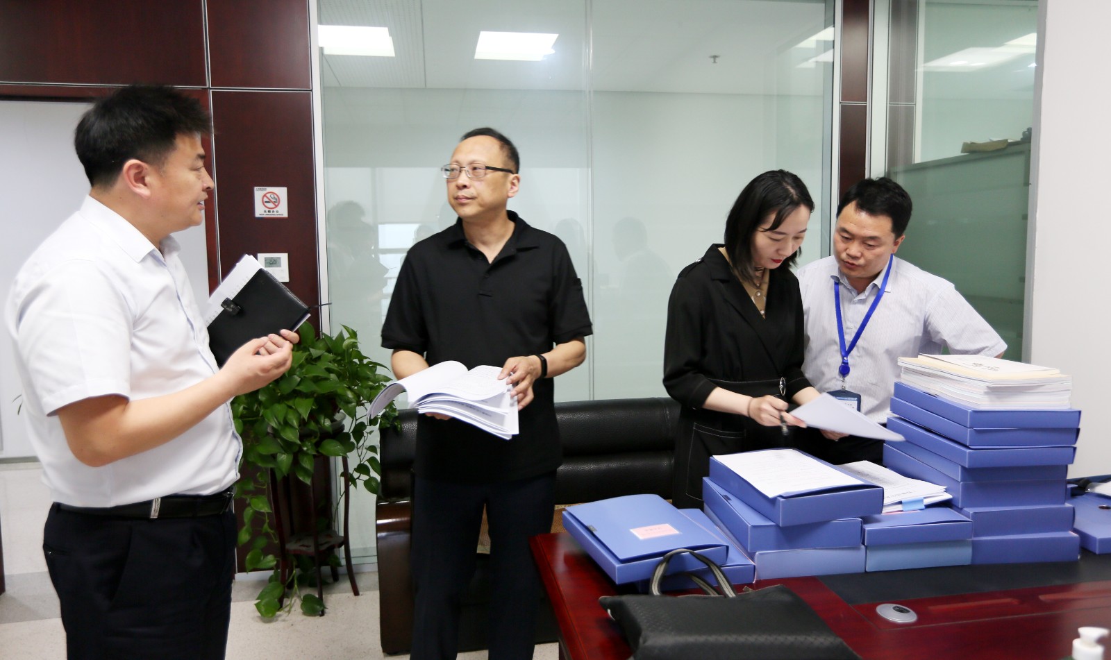 1715172154782 市總工會(huì)領(lǐng)導(dǎo)調(diào)研集團(tuán)產(chǎn)改工作4