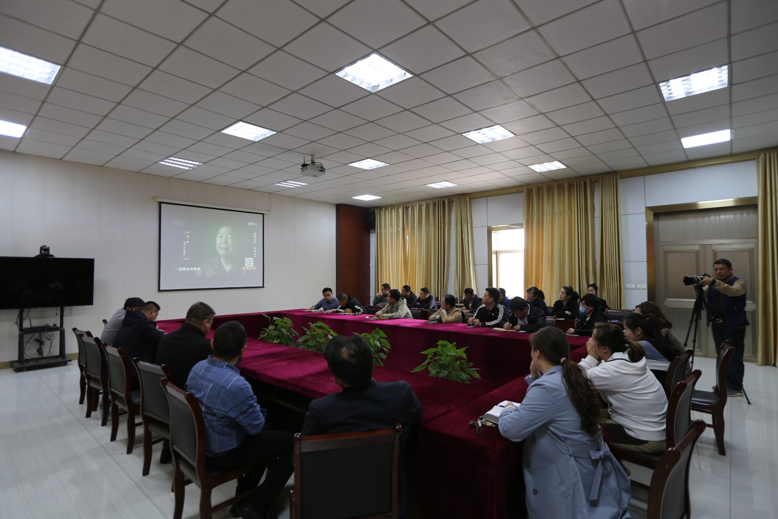 1715225744677 徐圩投資公司工會“五紅”教育樹牢職工“三愛”職業(yè)觀2